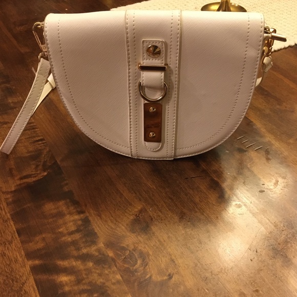 White crossbody purse - Picture 4 of 11